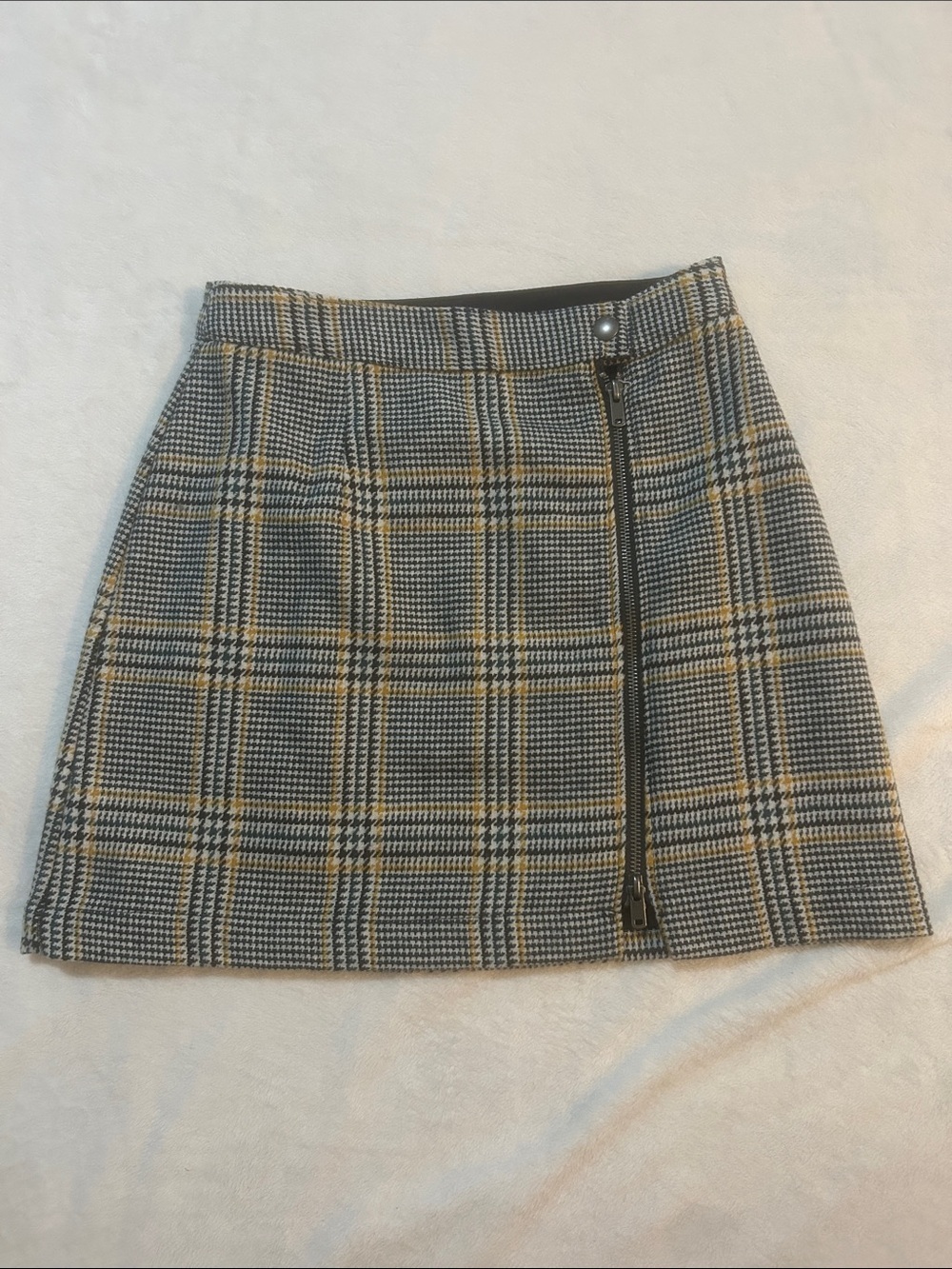 Abercrombie & Fitch Women’s Skirt Plaid Gray and Yellow With Zipper - Size XS